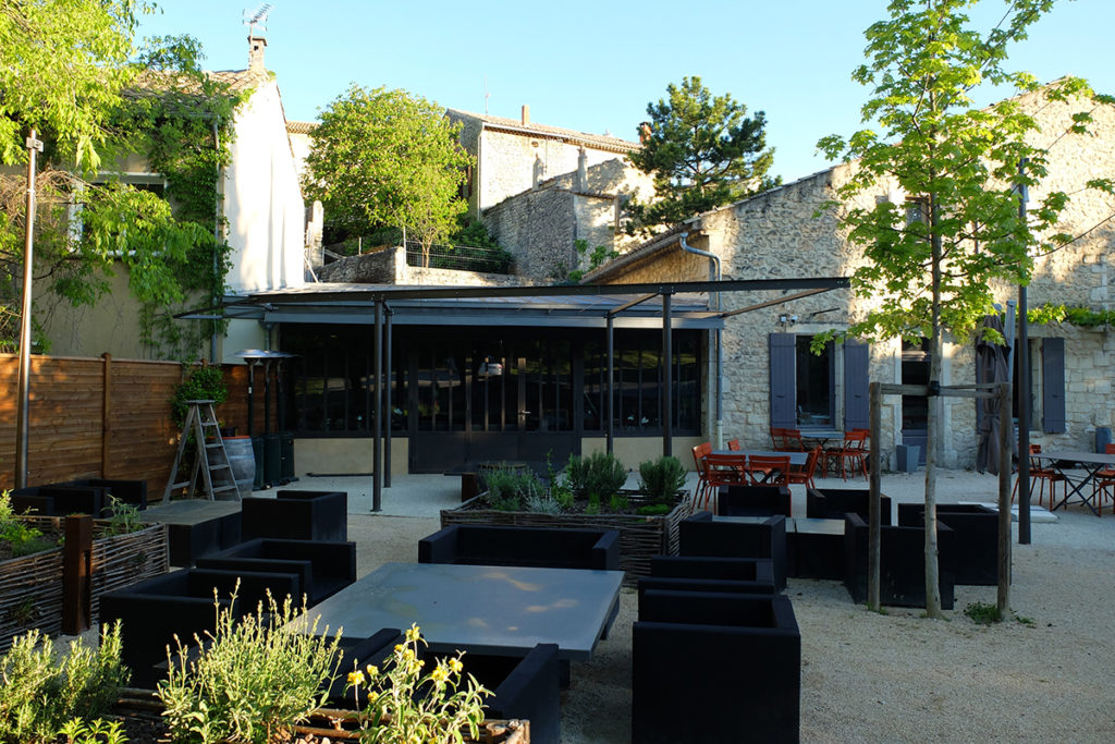 2013 - Bar-restaurant à Saint-Restitut (Drôme)